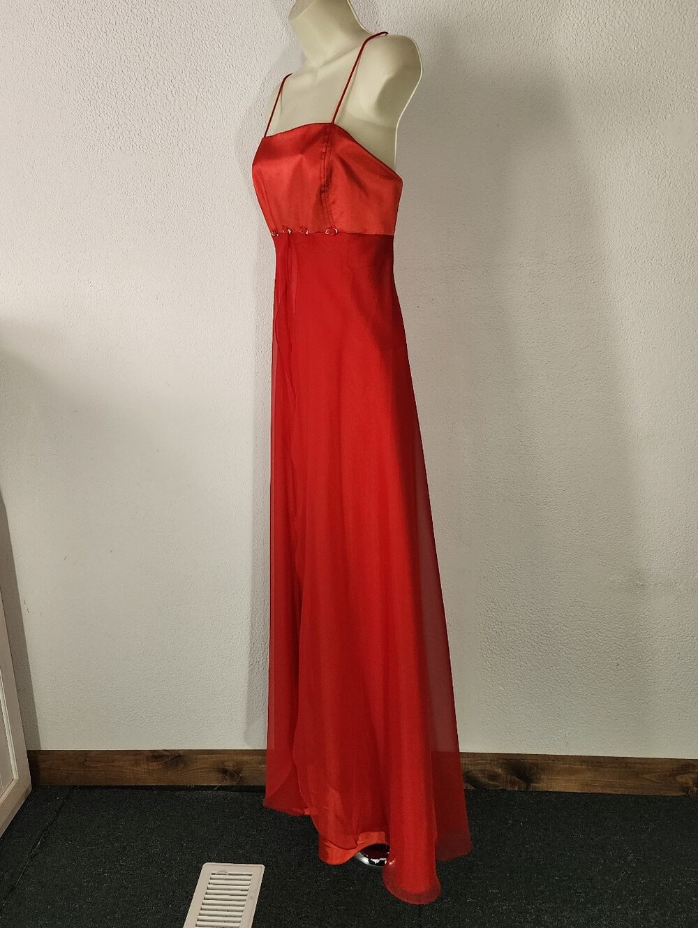Milano Dress Spaghetti-Strap Rose Detail Full Length Formal Evening Red Size XL - Picture 8 of 17
